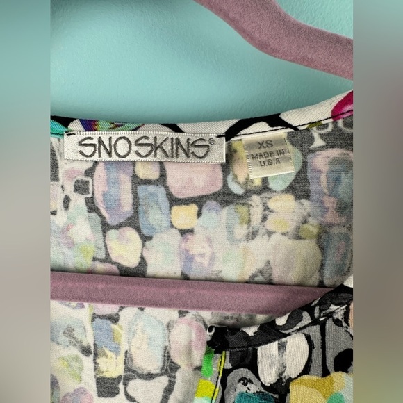 Ladies blouse size XS, multicolor excellent condition - Picture 8 of 10